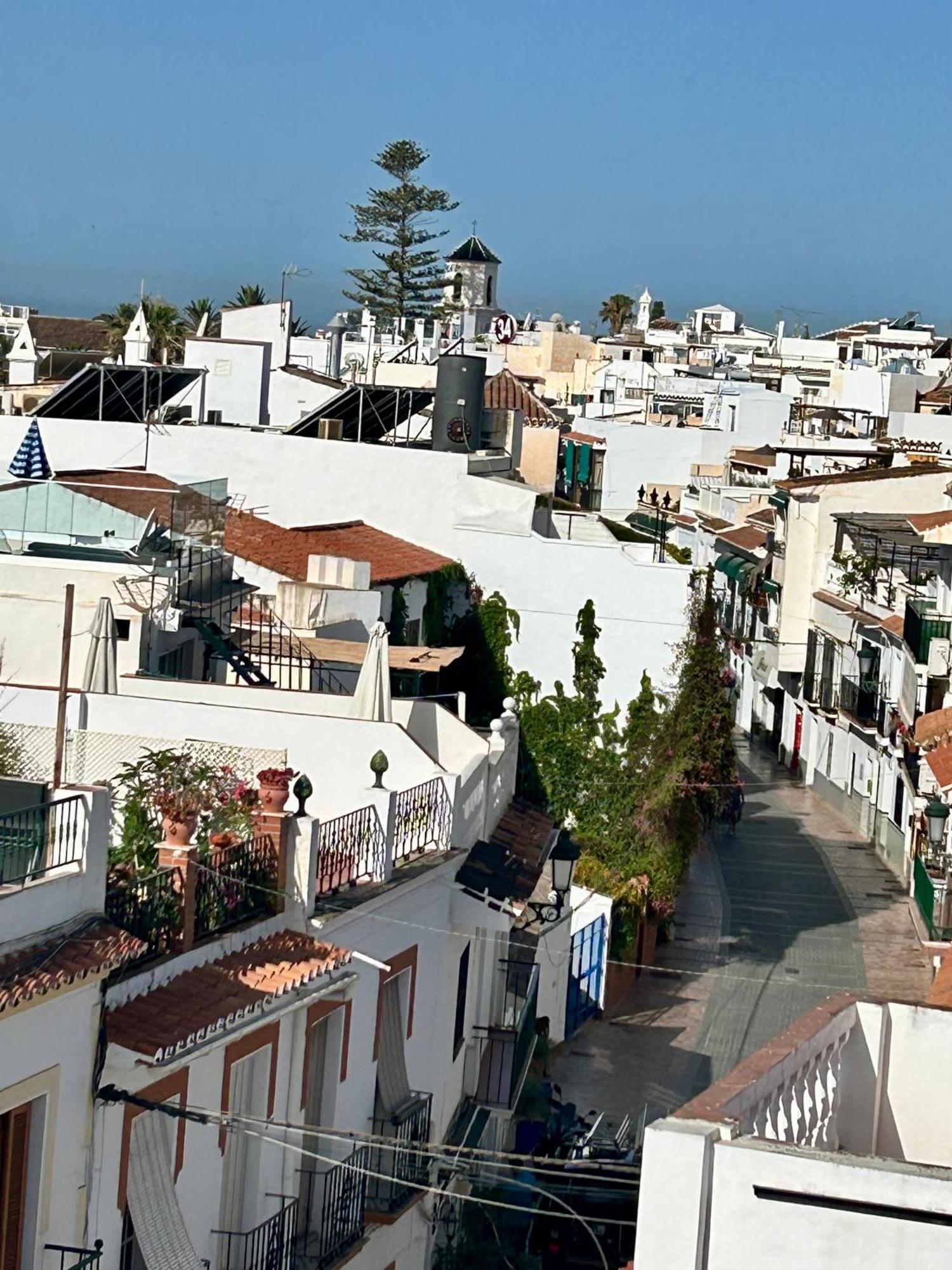 Numali Apartamento Nerja Bagian luar foto