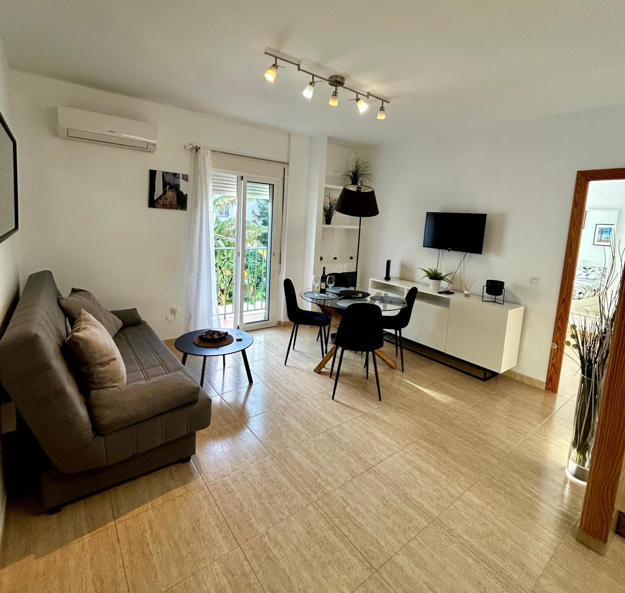 Numali Apartamento Nerja Bagian luar foto